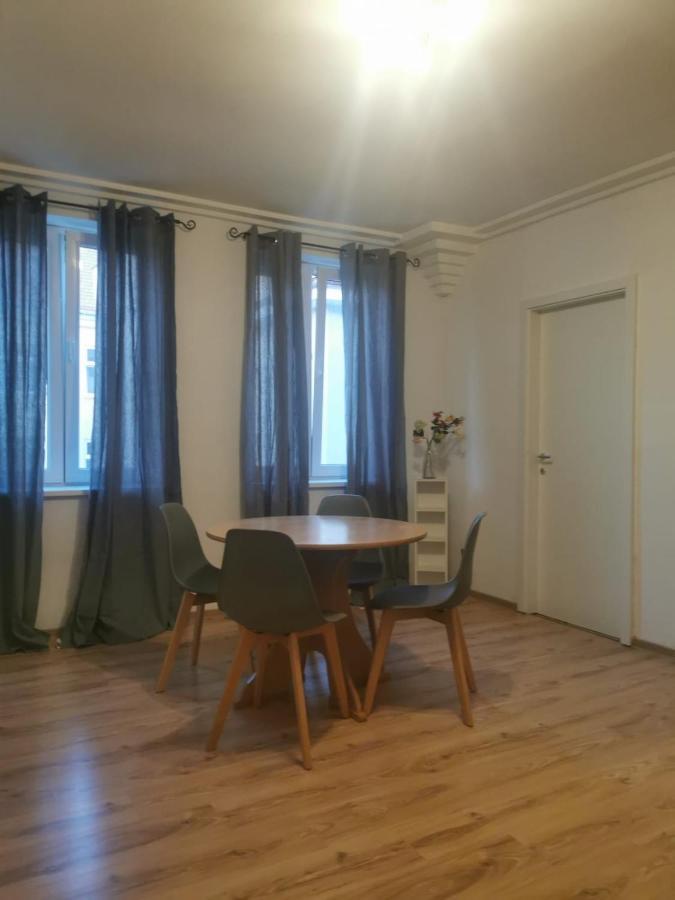 Ferienwohnung Beautiful, Spacious And Cheap Wien Exterior foto