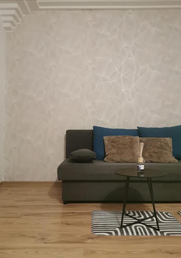 Ferienwohnung Beautiful, Spacious And Cheap Wien Exterior foto